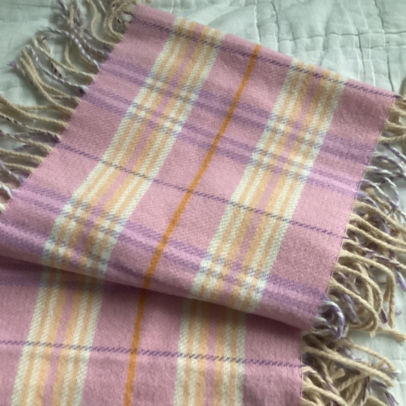 V FRAAS PASTEL PINKS CHECKERED LONG FRINGED SIDES SCARF - Picture 3 of 10